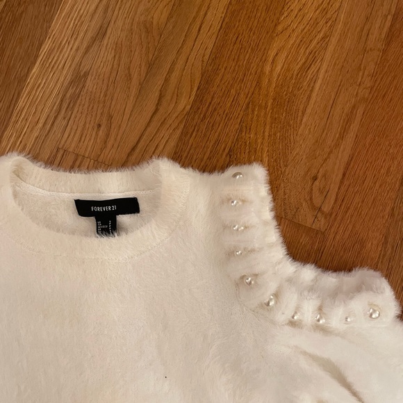 Forever 21 Sweater - Picture 2 of 4